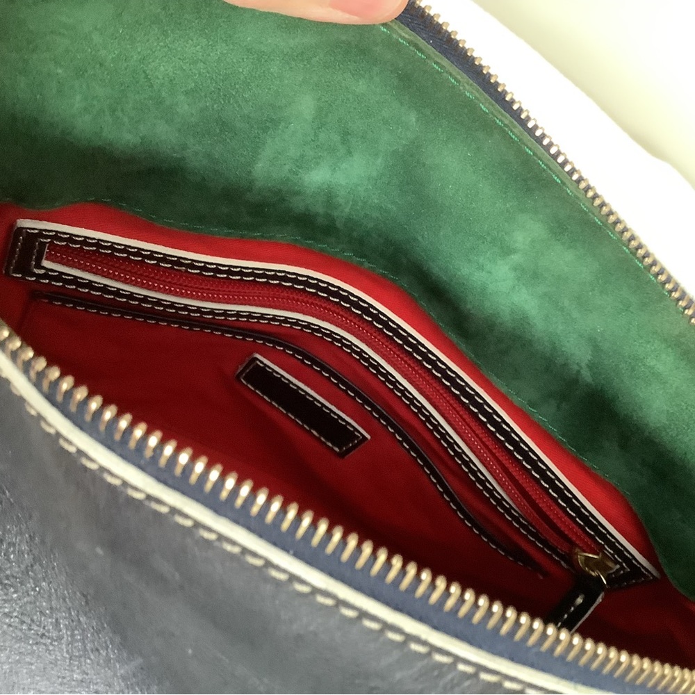 Dooney and Bourke black satchel in smooth leather - Picture 7 of 11
